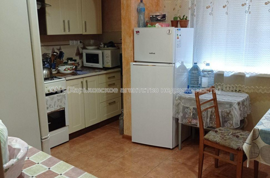 Продам квартиру, Амосова ул. , 3  ком., 69 м², евроремонт 