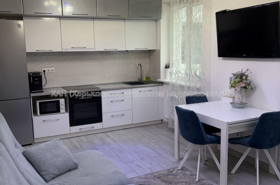 Продам квартиру, Мира ул. , 3 кім., 76 м², евроремонт 