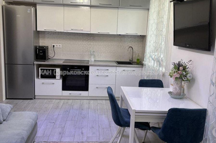 Продам квартиру, Мира ул. , 3 кім., 76 м², евроремонт 