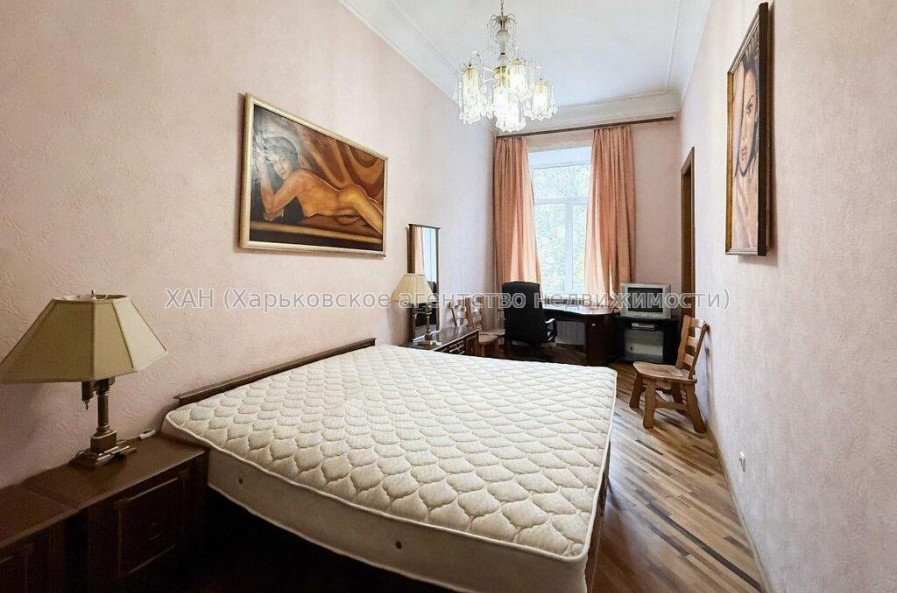 Продам квартиру, Куликовский спуск , 2 кім., 61.10 м², косметический ремонт 