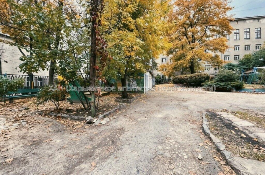 Продам квартиру, Куликовский спуск , 2 кім., 61.10 м², косметический ремонт 