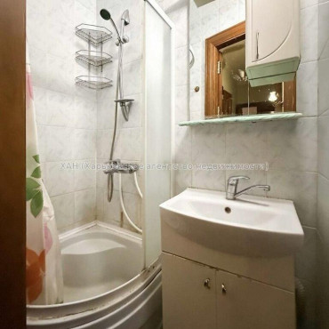 Продам квартиру, Куликовский спуск , 2 кім., 61.10 м², косметический ремонт 