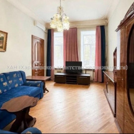 Продам квартиру, Куликовский спуск , 2  ком., 61.10 м², косметический ремонт