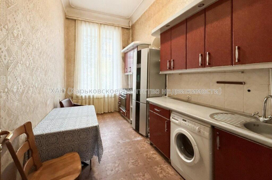Продам квартиру, Куликовский спуск , 2 кім., 61.10 м², косметический ремонт 