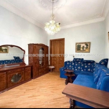 Продам квартиру, Куликовский спуск , 2 кім., 61.10 м², косметический ремонт 