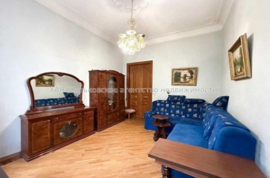 Продам квартиру, Куликовский спуск , 2 кім., 61.10 м², косметический ремонт 