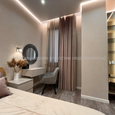 Продам квартиру, Профессорская ул. , 2 кім., 60 м², авторский дизайн 