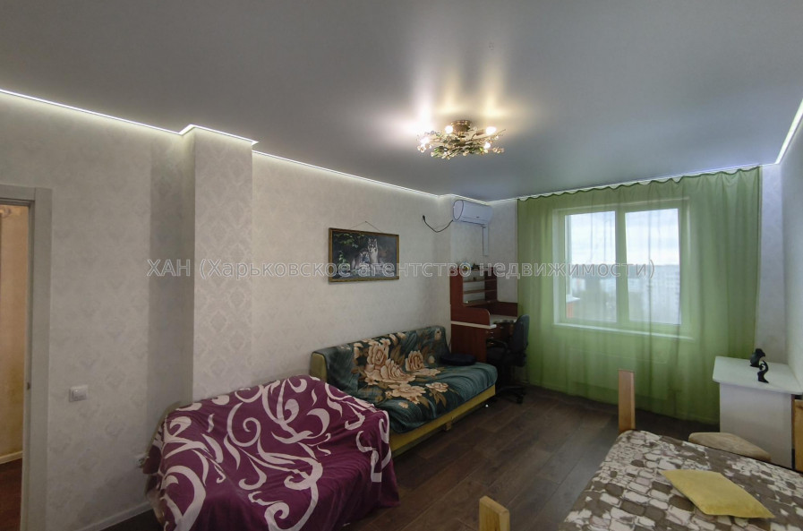Продам квартиру, Победы просп. , 65Г , 2 кім., 50 м², косметический ремонт 