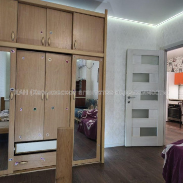 Продам квартиру, Победы просп. , 65Г , 2 кім., 50 м², косметический ремонт 