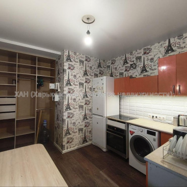 Продам квартиру, Победы просп. , 65Г , 2 кім., 50 м², косметический ремонт 