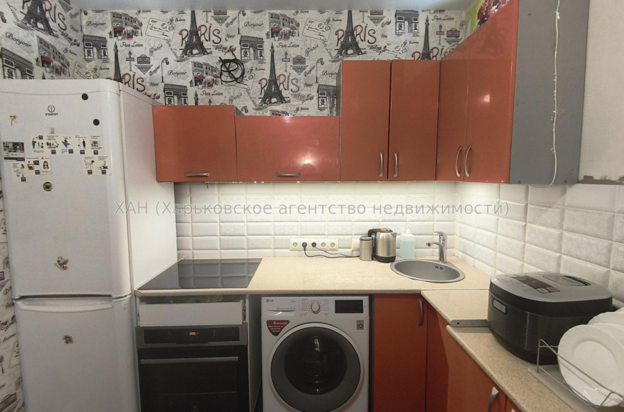 Продам квартиру, Победы просп. , 65Г , 2 кім., 50 м², косметический ремонт 
