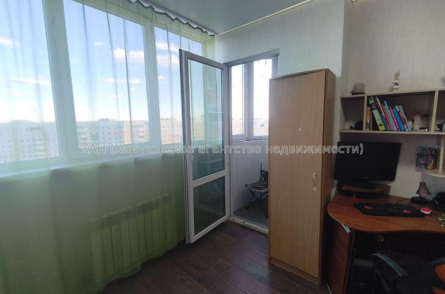 Продам квартиру, Победы просп. , 65Г , 2 кім., 50 м², косметический ремонт 