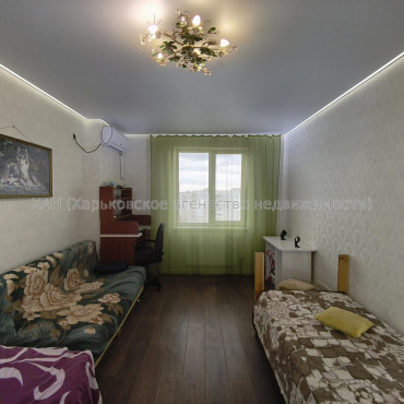 Продам квартиру, Победы просп. , 65Г , 2 кім., 50 м², косметический ремонт 