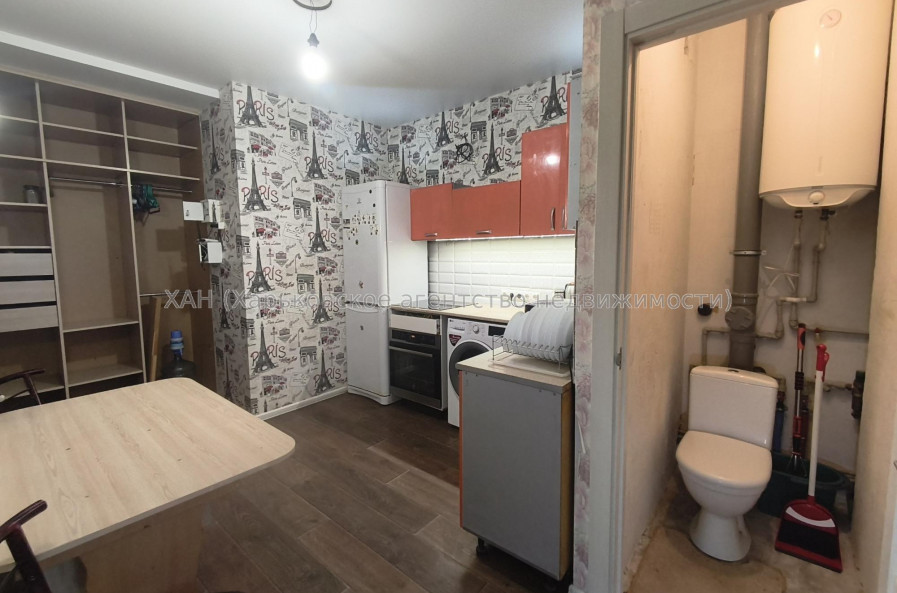 Продам квартиру, Победы просп. , 65Г , 2 кім., 50 м², косметический ремонт 