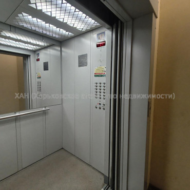 Продам квартиру, Победы просп. , 65Г , 2 кім., 50 м², косметический ремонт 