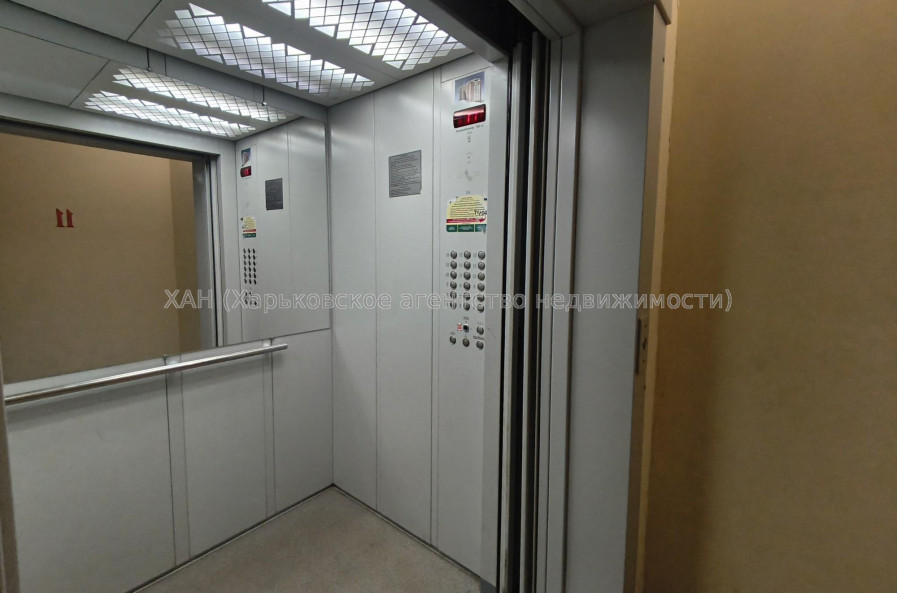 Продам квартиру, Победы просп. , 65Г , 2 кім., 50 м², косметический ремонт 