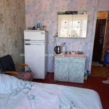 Продам квартиру, Каркача Ивана бульв. , 1 кім., 13 м², косметический ремонт 