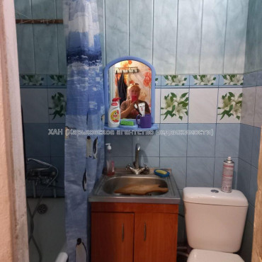 Продам квартиру, Каркача Ивана бульв. , 1 кім., 13 м², косметический ремонт 