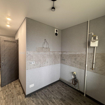 Продам квартиру, Соборности Украины ул. , 1 кім., 35 м², евроремонт 