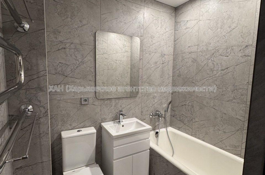 Продам квартиру, Соборности Украины ул. , 1 кім., 35 м², евроремонт 