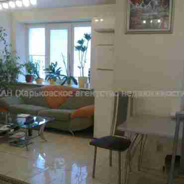 Продам квартиру, Славянская ул. , 3 кім., 75 м², евроремонт 