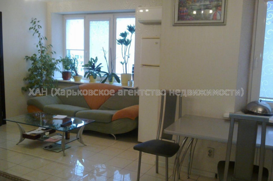 Продам квартиру, Славянская ул. , 3 кім., 75 м², евроремонт 