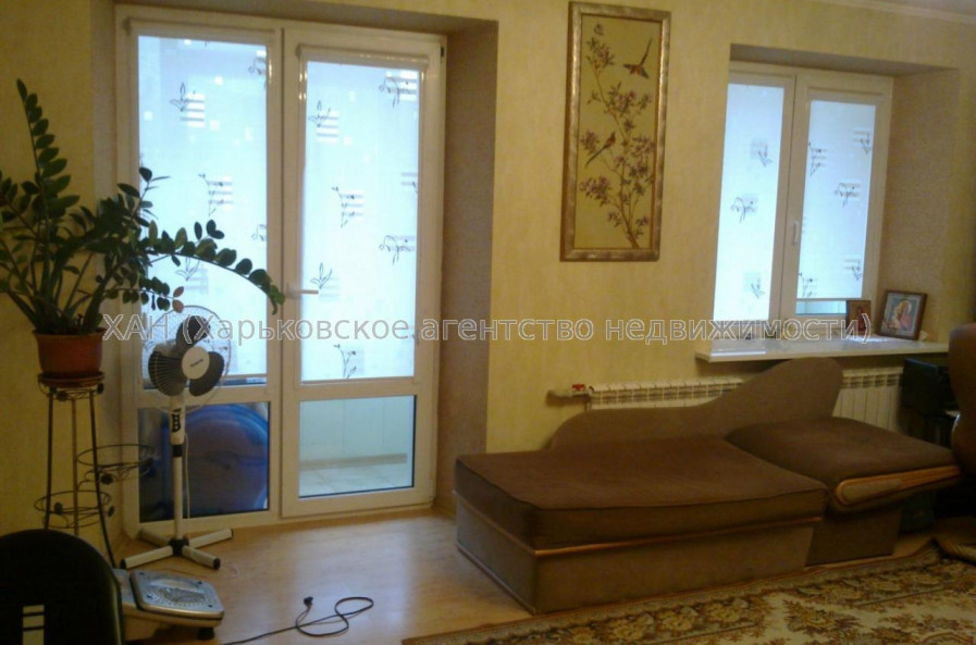 Продам квартиру, Славянская ул. , 3 кім., 75 м², евроремонт 