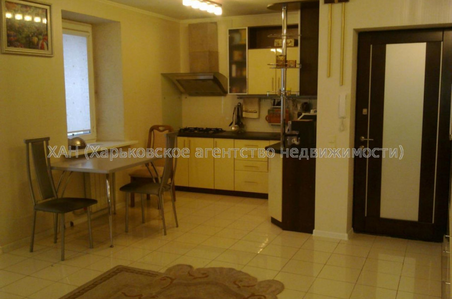 Продам квартиру, Славянская ул. , 3 кім., 75 м², евроремонт 