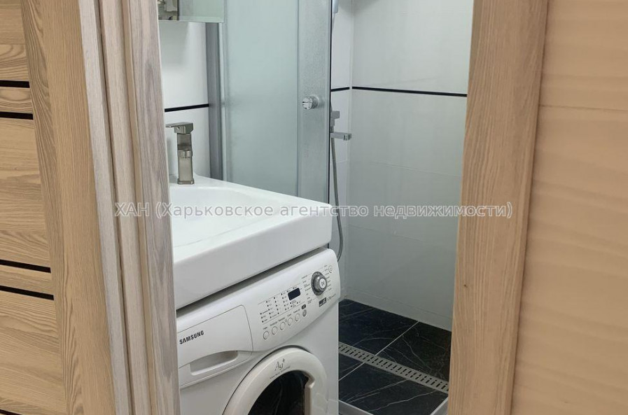 Продам квартиру, Аэрокосмический пр. , 1 кім., 32.30 м², евроремонт 