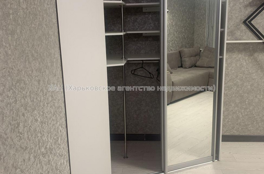 Продам квартиру, Аэрокосмический пр. , 1 кім., 32.30 м², евроремонт 