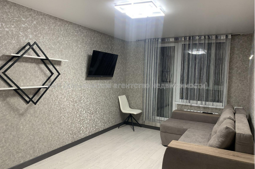 Продам квартиру, Аэрокосмический пр. , 1 кім., 32.30 м², евроремонт 