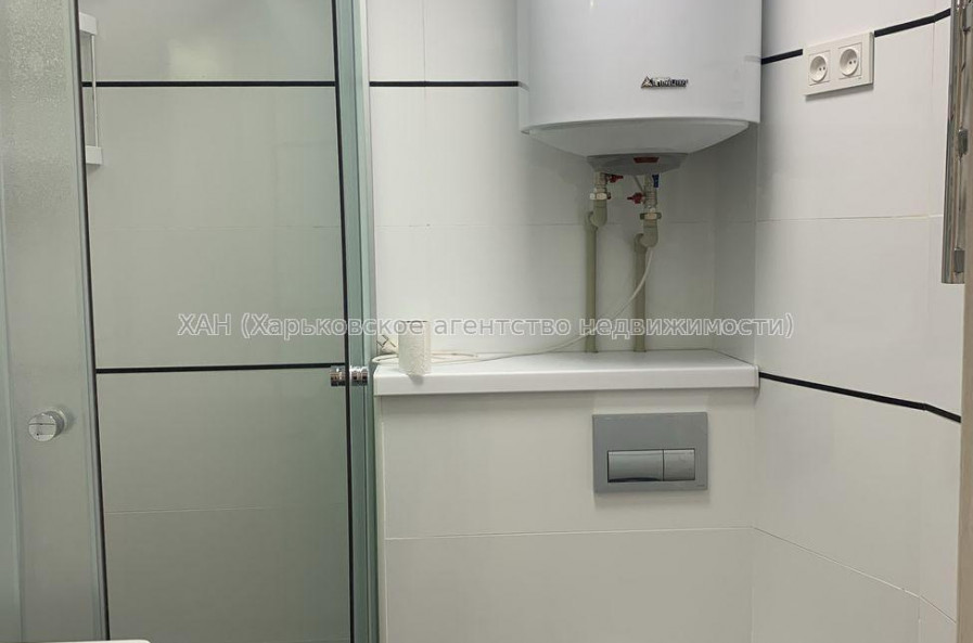 Продам квартиру, Аэрокосмический пр. , 1 кім., 32.30 м², евроремонт 