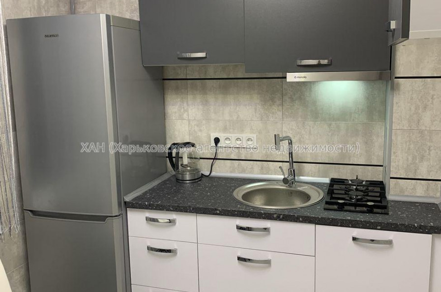 Продам квартиру, Аэрокосмический пр. , 1 кім., 32.30 м², евроремонт 