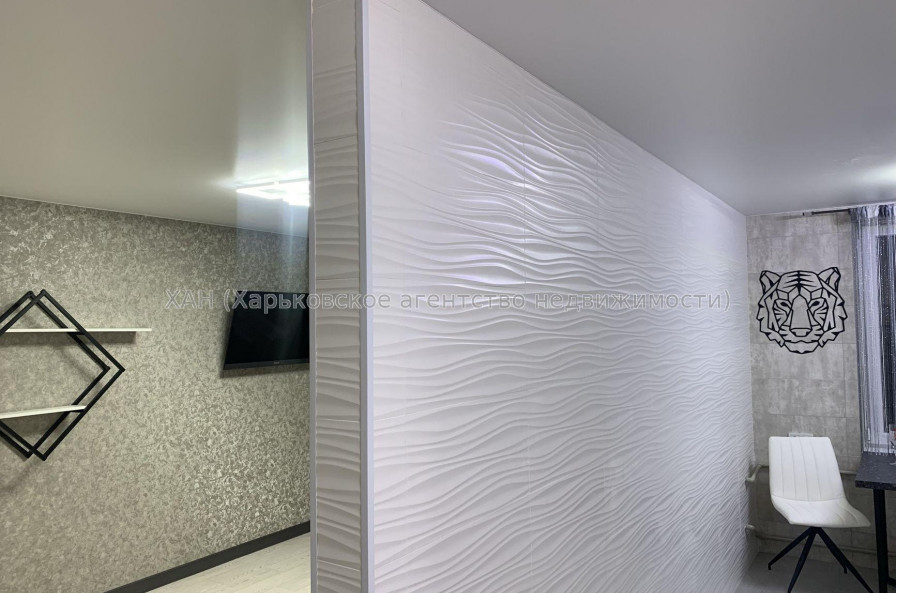 Продам квартиру, Аэрокосмический пр. , 1 кім., 32.30 м², евроремонт 