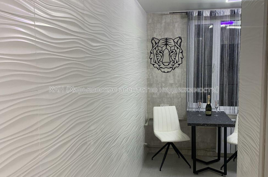 Продам квартиру, Аэрокосмический пр. , 1 кім., 32.30 м², евроремонт 