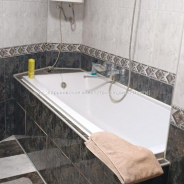 Продам квартиру, Героев Харькова просп. , 2 кім., 55 м², косметический ремонт 