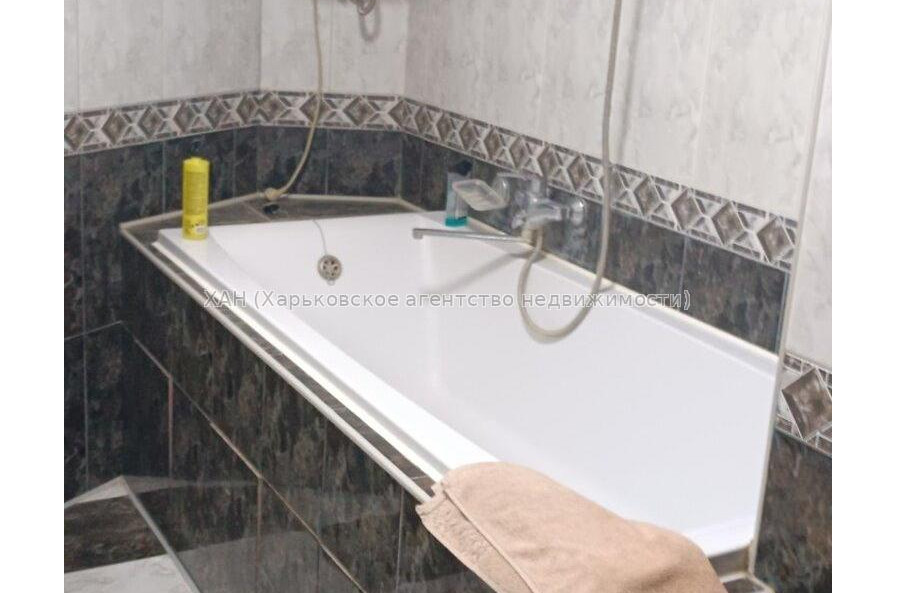 Продам квартиру, Героев Харькова просп. , 2 кім., 55 м², косметический ремонт 