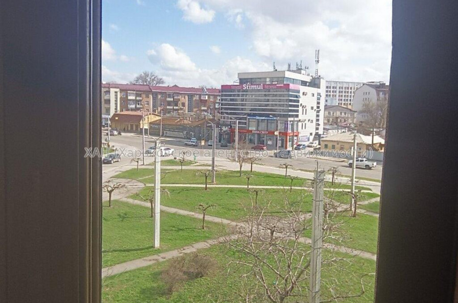 Продам квартиру, Героев Харькова просп. , 2 кім., 55 м², косметический ремонт 