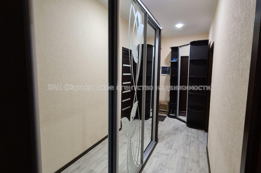 Продам квартиру, 1  ком., 52 м², капитальный ремонт 