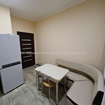 Продам квартиру, 1  ком., 52 м², капитальный ремонт 