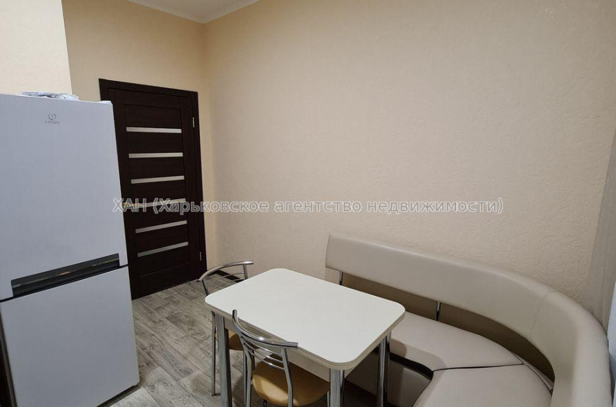 Продам квартиру, 1  ком., 52 м², капитальный ремонт 