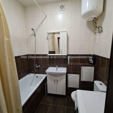 Продам квартиру, 1  ком., 52 м², капитальный ремонт 