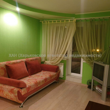 Продам квартиру, Гвардейцев Широнинцев ул. , 3  ком., 48.40 м², капитальный ремонт 