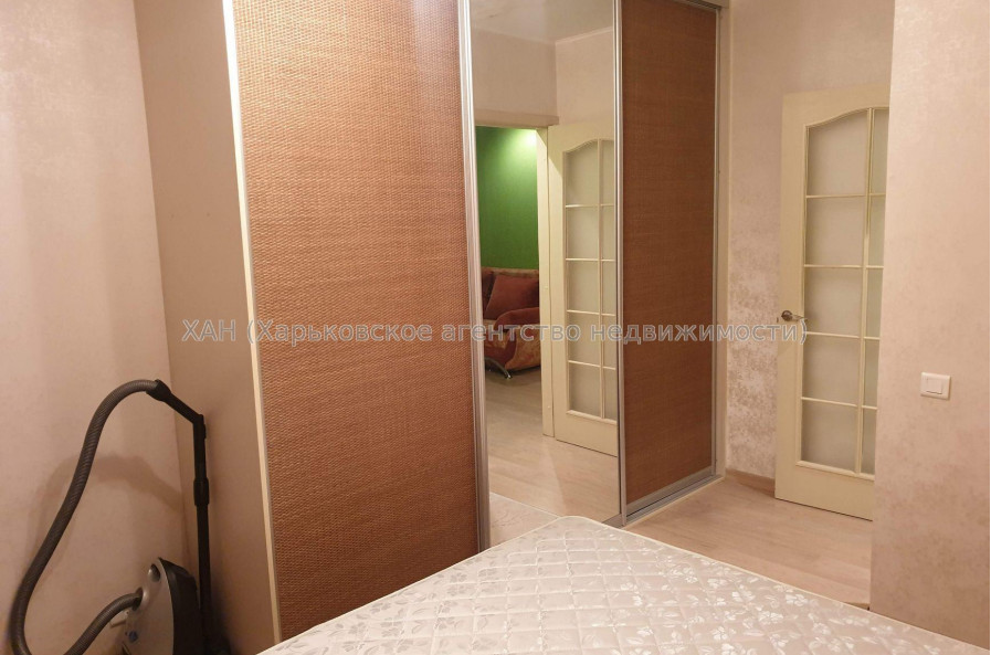 Продам квартиру, Гвардейцев Широнинцев ул. , 3  ком., 48.40 м², капитальный ремонт 