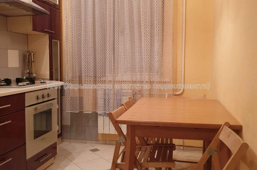 Продам квартиру, Гвардейцев Широнинцев ул. , 3  ком., 48.40 м², капитальный ремонт 