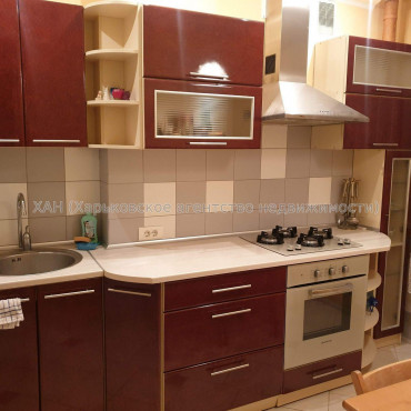 Продам квартиру, Гвардейцев Широнинцев ул. , 3  ком., 48.40 м², капитальный ремонт 