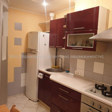 Продам квартиру, Гвардейцев Широнинцев ул. , 3  ком., 48.40 м², капитальный ремонт 