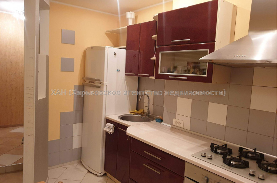 Продам квартиру, Гвардейцев Широнинцев ул. , 3  ком., 48.40 м², капитальный ремонт 