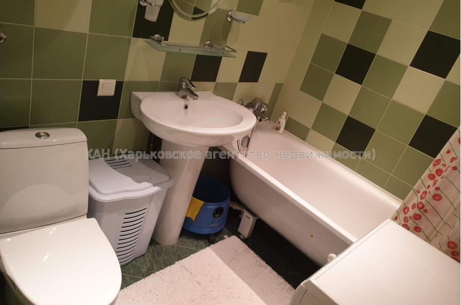 Продам квартиру, Гвардейцев Широнинцев ул. , 3  ком., 48.40 м², капитальный ремонт 