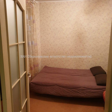 Продам квартиру, Гвардейцев Широнинцев ул. , 3  ком., 48.40 м², капитальный ремонт 